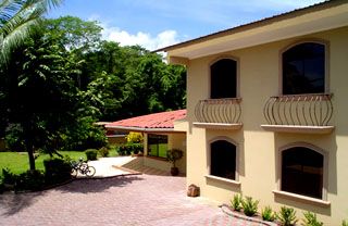 Learn spanish in Playa Flamingo Costa Rica